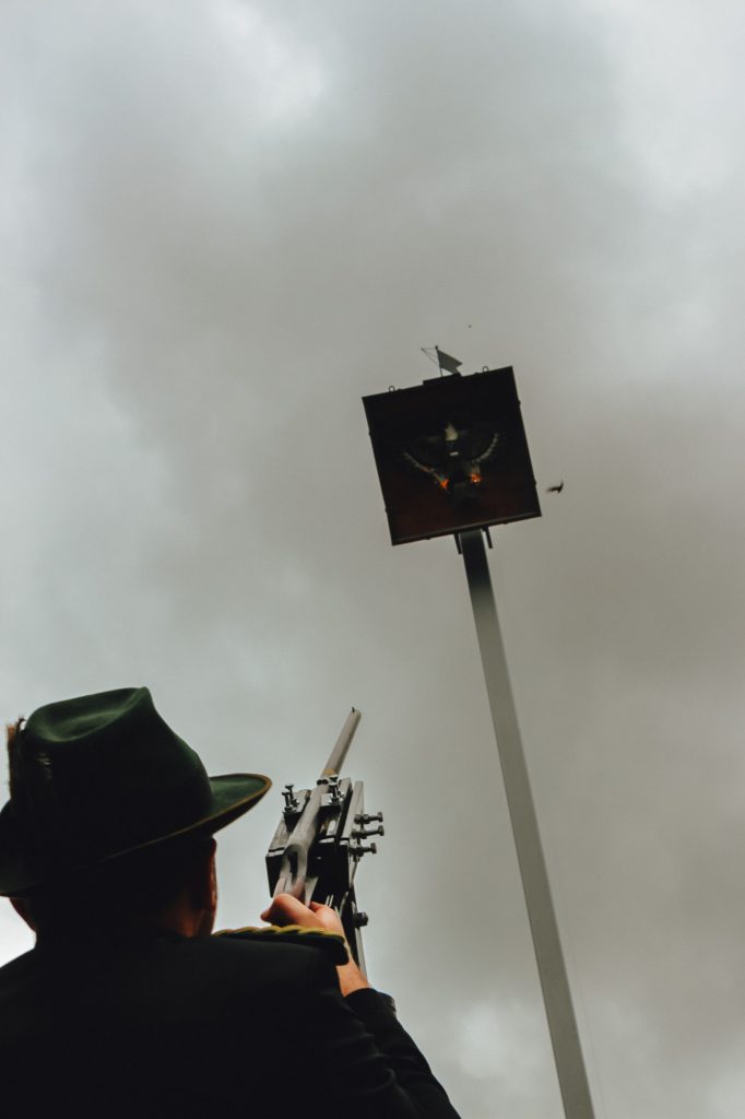Neue Vogelstange an der Schützenhalle