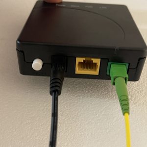 ONT (Optical Network Termination) mit Netzwerkanschluss